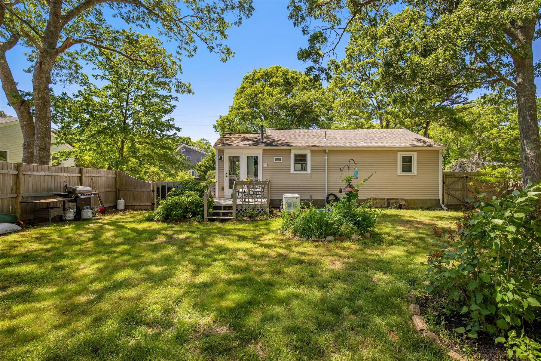 64 Handy Road Pocasset, MA 02559 - Photo 21 of 32 21-MG_3828-r