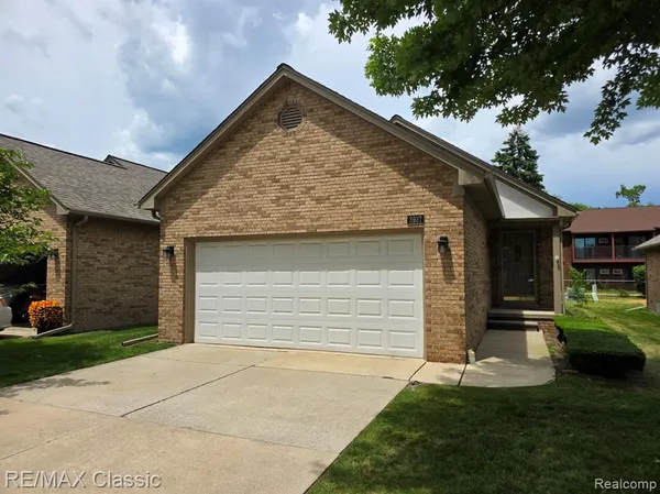 $244,900 | 3937 Sunflower Lane, Unit SUITE 100, Warren, MI 48091