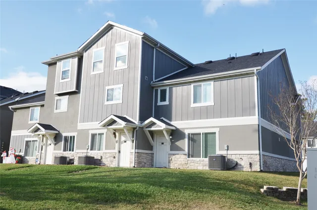 $1,900 | 10535 Mills Road, Unit 5C, Houston, TX 77070