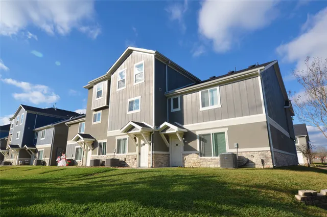 $1,900 | 10535 Mills Road, Unit 5C, Houston, TX 77070