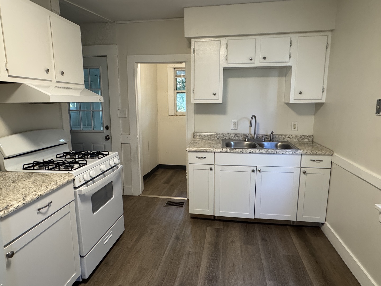 151 6th Street Silvis, IL 61282 - Photo 4 of 14