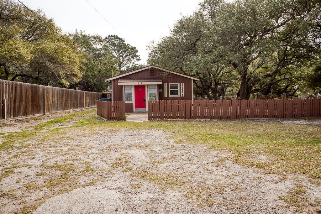 1822 Pace Avenue Ingleside, TX 78362 - Photo 3 of 40