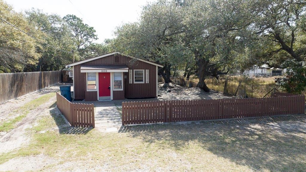 1822 Pace Avenue Ingleside, TX 78362 - Photo 4 of 40