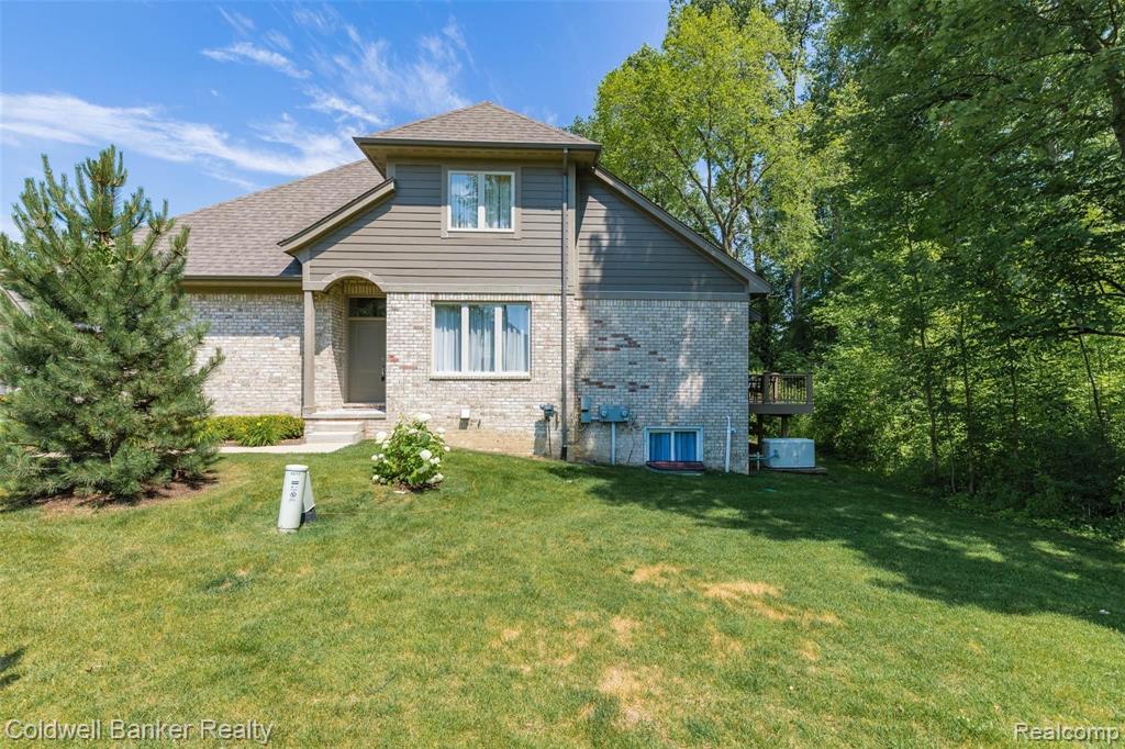 4217 Oak Arbor Crest Court Rochester, MI 48306 - Photo 3 of 39