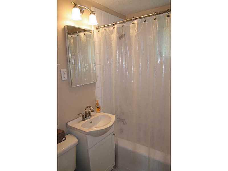 448 Pearce Road Pittsburgh, PA 15234 - Photo 7 of 17 Full Bath.