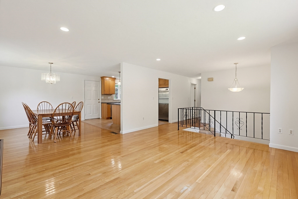 1 Tamworth Road Sharon, MA 02067 - Photo 7 of 31