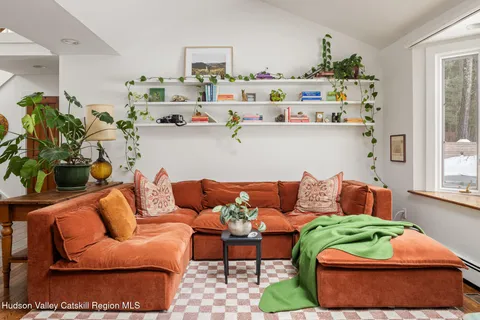 $889,000 | 52 Meher Circle, Woodstock, NY 12498