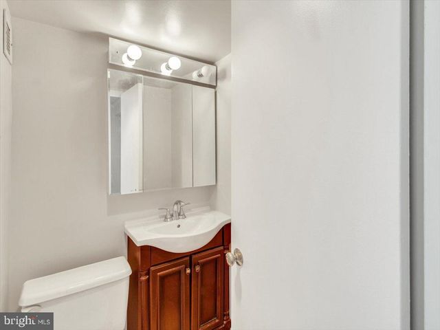 $499,000 | 801 North Pitt Street, Unit 1503, Alexandria, VA 22314