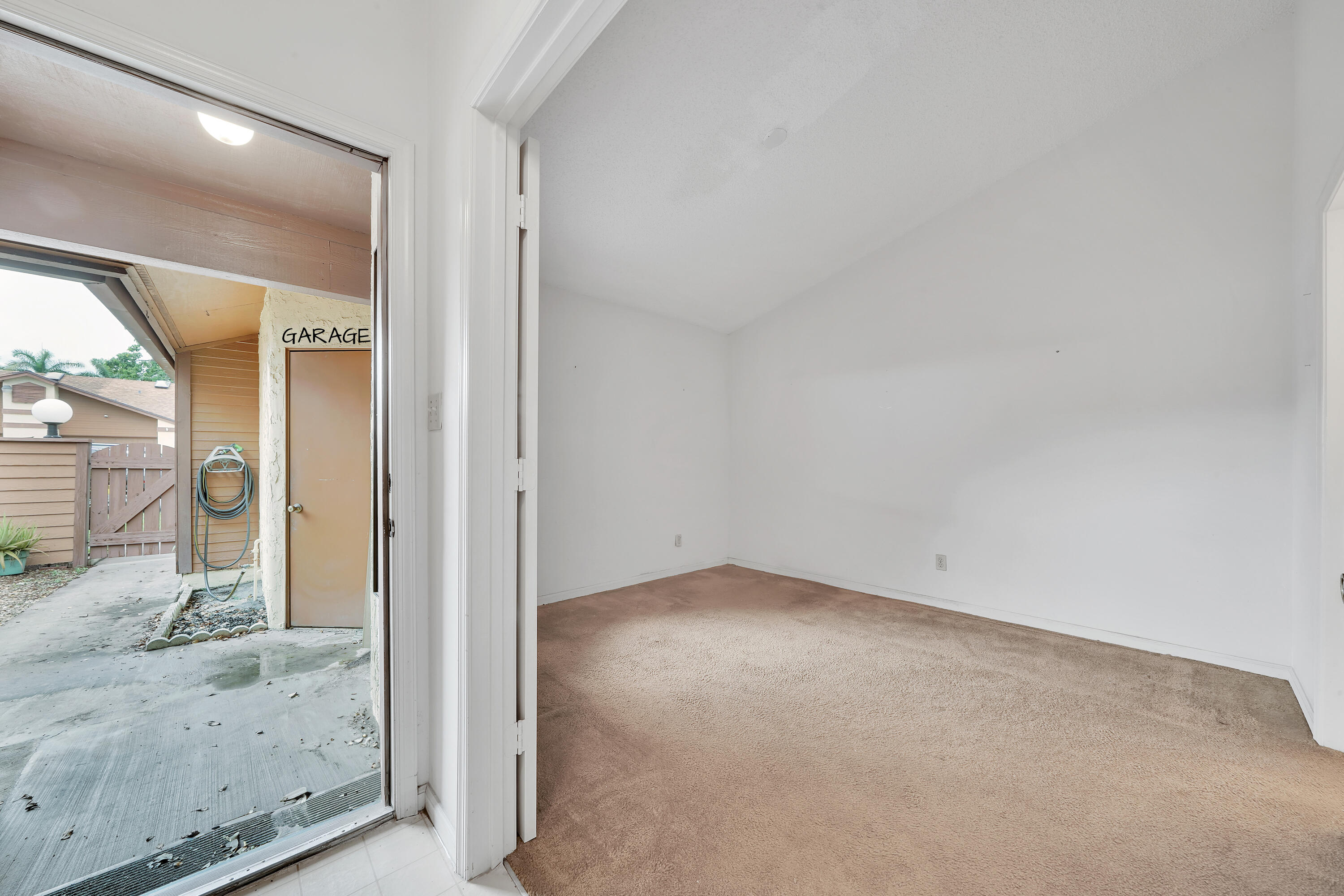 3 Guest Bedroom (1)