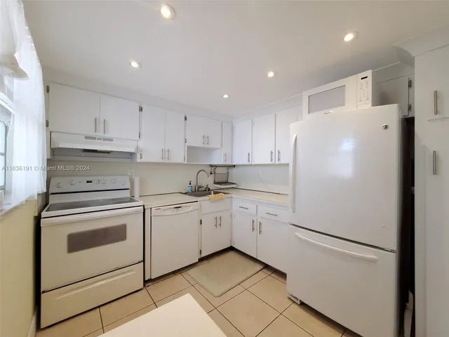 $245,000 | 7900 Tatum Waterway Drive, Unit 502, Miami Beach, FL 33141
