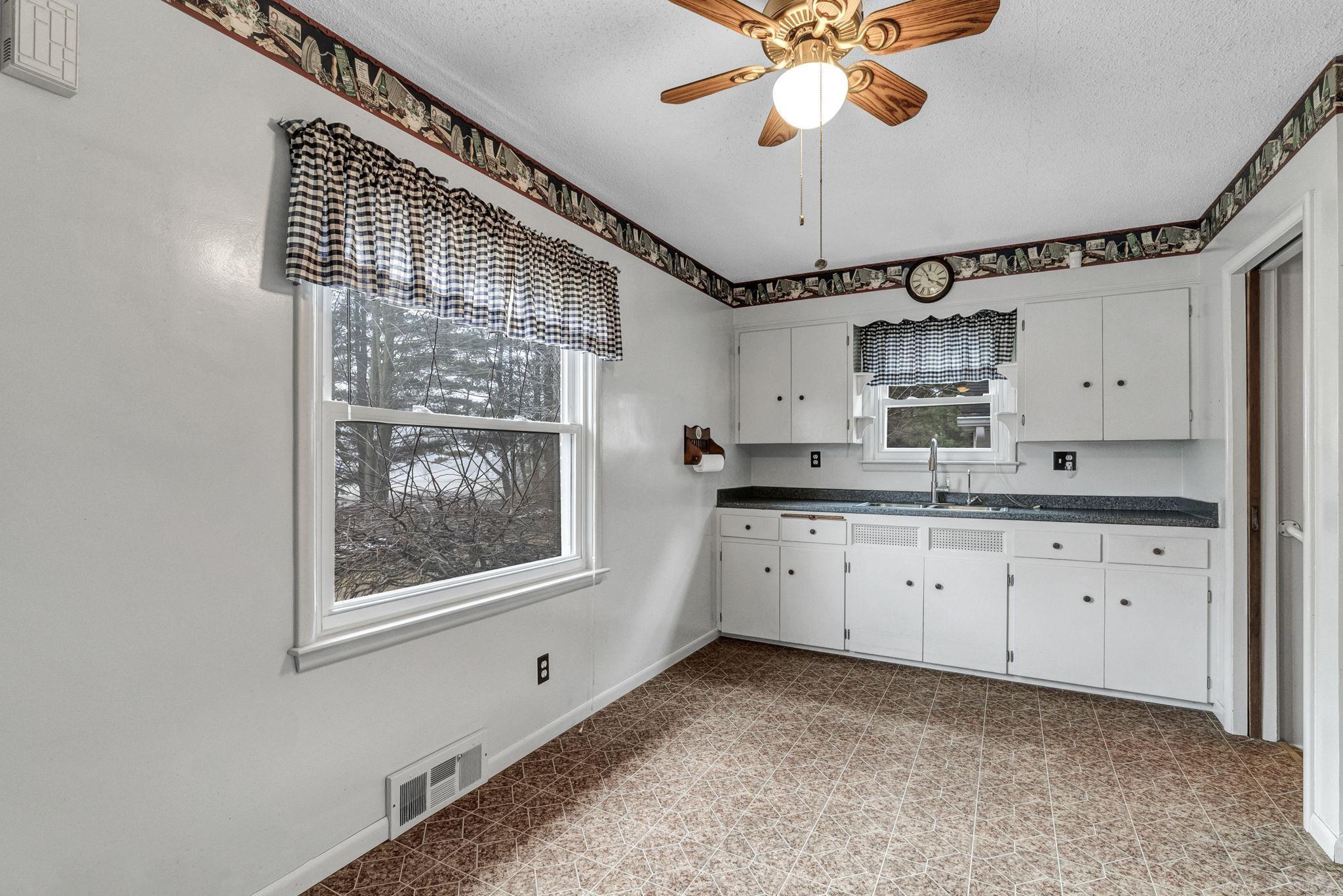 4808 Lakeshore Road Lexington, MI 48450 - Photo 12 of 58