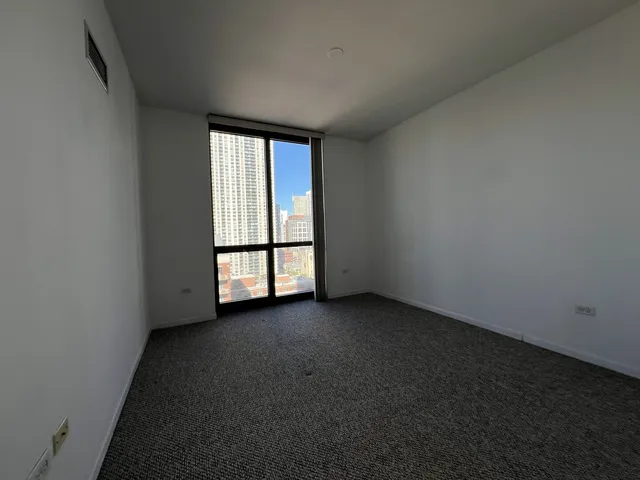 $3,000 | 635 North Dearborn Street, Unit 2003, Chicago, IL 60654