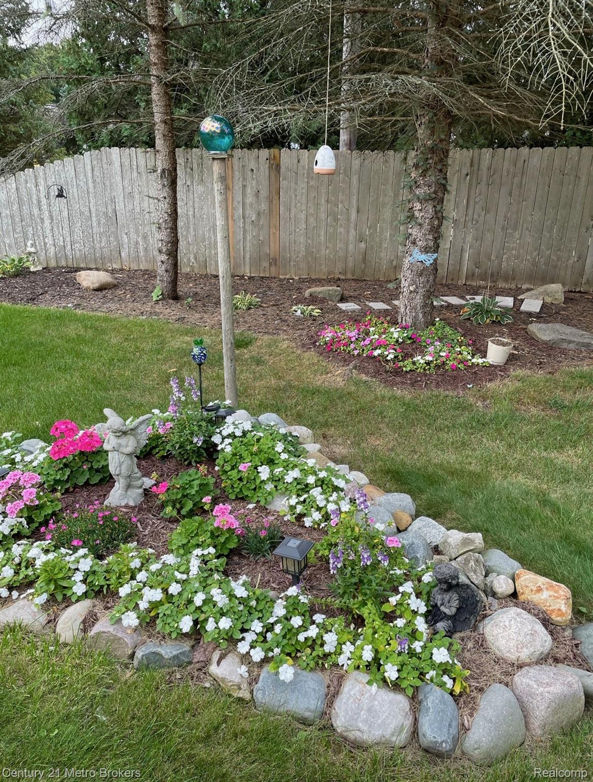 5464 North Seymour Road Flushing, MI 48433 - Photo 4 of 59 View of yard