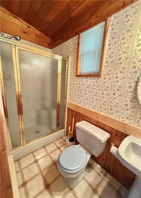 2526 Butler Logan Road Tarentum, PA 15084 - Photo 14 of 41 Three Season bathroom