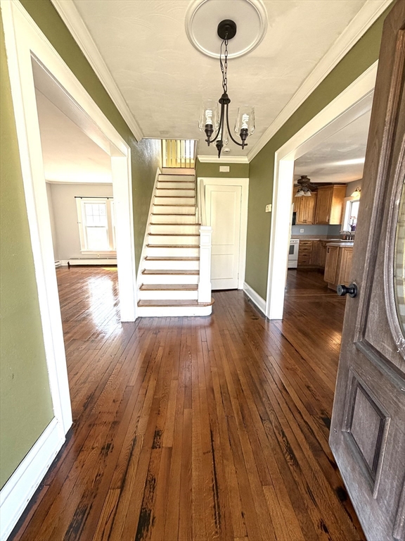 180 Russell Road Westfield, MA 01085 - Photo 4 of 40