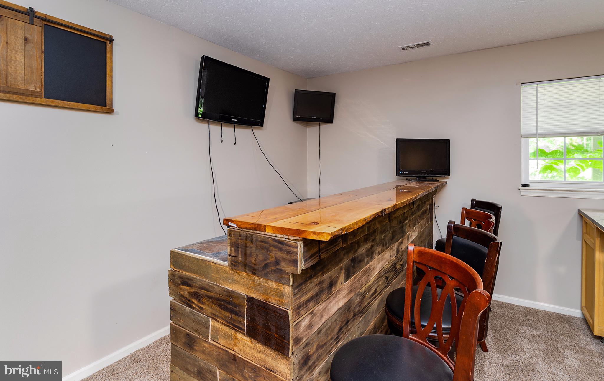 158 Ranger Court Front Royal, VA 22630 - Photo 24 of 30 Basement bar