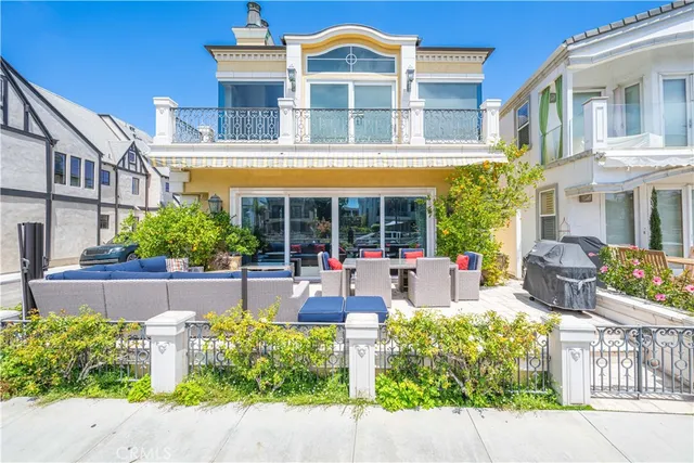 $5,500,000 | 59 Rivo Alto Canal, Long Beach, CA 90803