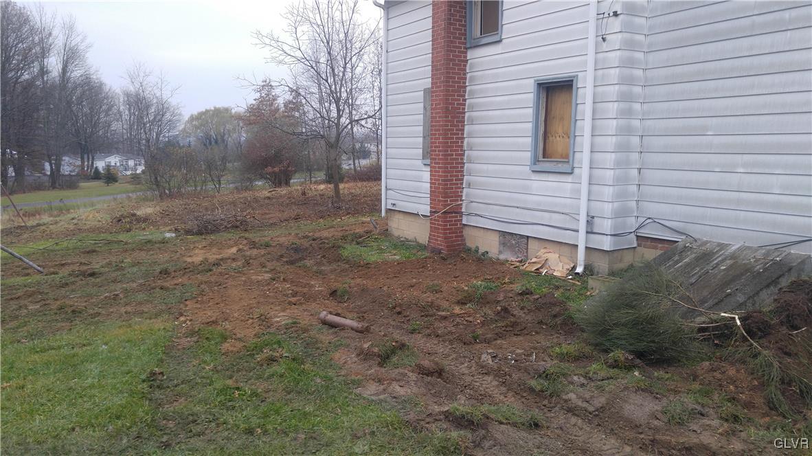 4258 Mountain Road Slatington, PA 18080 - Photo 3 of 17 Gallery Image 3