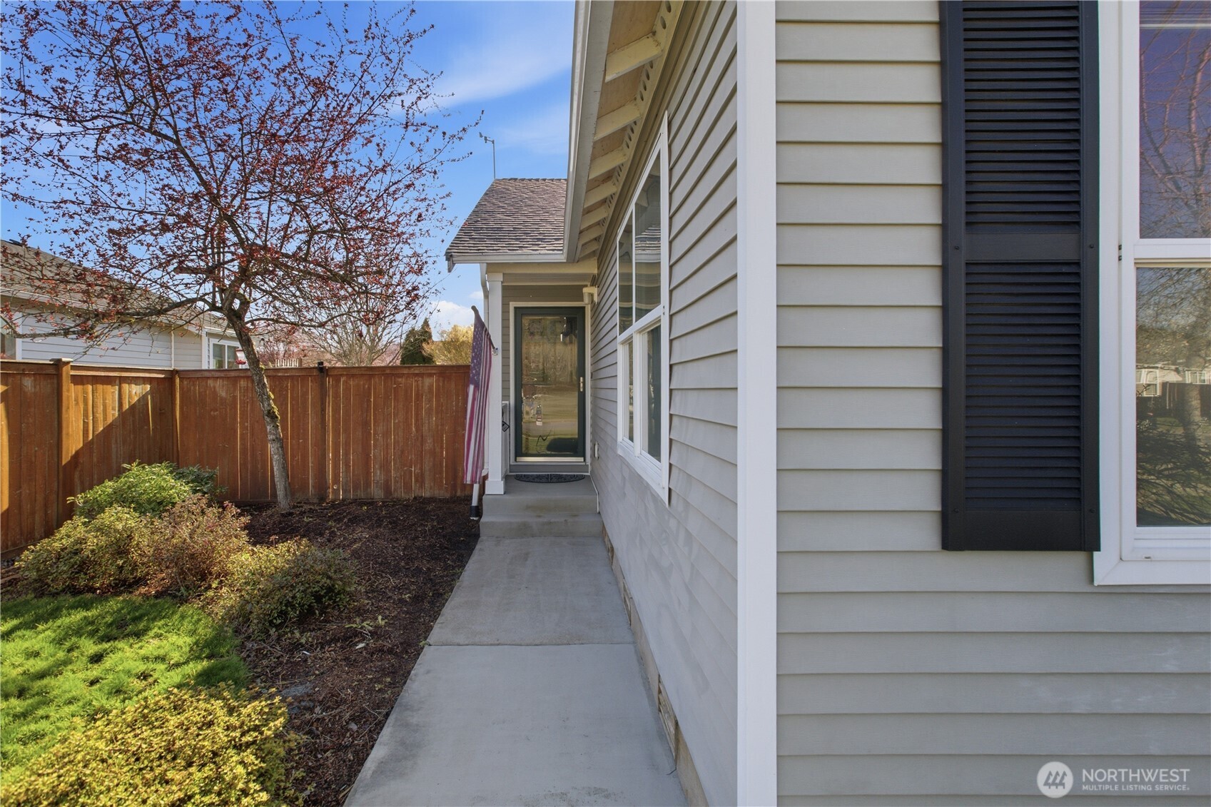 1013 Riddell Avenue Northeast Orting, WA 98360 - Photo 4 of 25