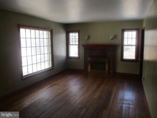 14901 Old Hanover Road Upperco, MD 21155 - Photo 2 of 12 Living Room