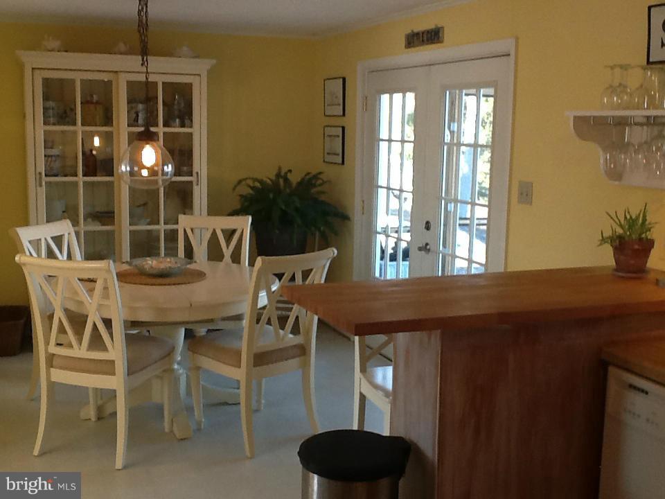 215 Blackwell Road Colonial Beach, VA 22443 - Photo 8 of 19 Kitchen