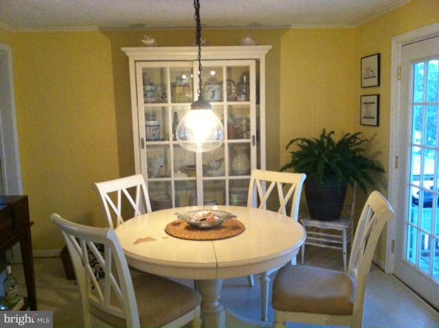 215 Blackwell Road Colonial Beach, VA 22443 - Photo 9 of 19 Dining Room