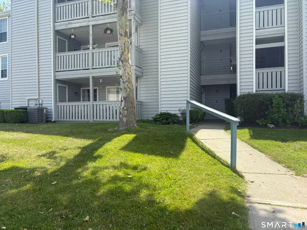 $270,000 | 67 Leafwood Lane, Unit 244, Groton, CT 06340