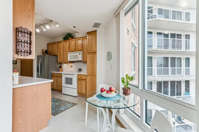 $479,900 | 6600 Lyndale Avenue South, Unit 503, Richfield, MN 55423