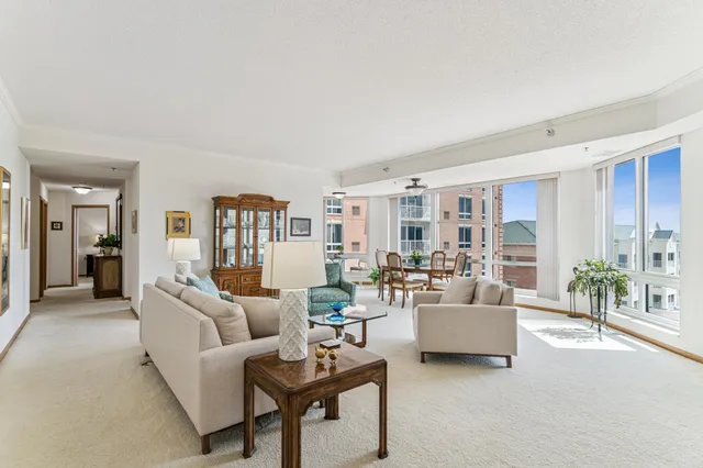 $479,900 | 6600 Lyndale Avenue South, Unit 503, Richfield, MN 55423