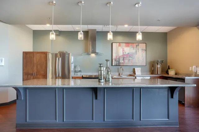 $479,900 | 6600 Lyndale Avenue South, Unit 503, Richfield, MN 55423