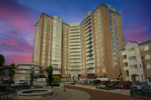 $479,900 | 6600 Lyndale Avenue South, Unit 503, Richfield, MN 55423