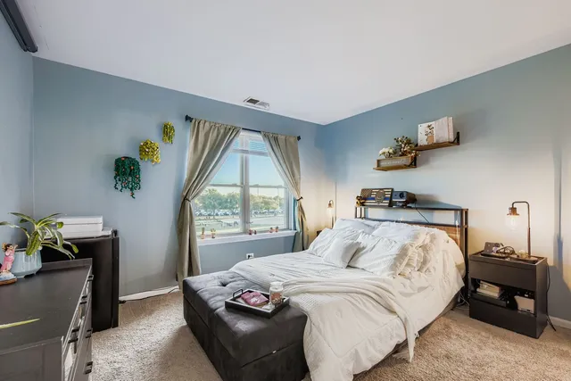 $177,500 | 208 Glengarry Drive, Unit 304, Bloomingdale, IL 60108