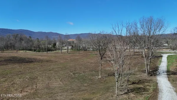 $510,000 | 5 & 6 Road, Jacksboro, TN 37757