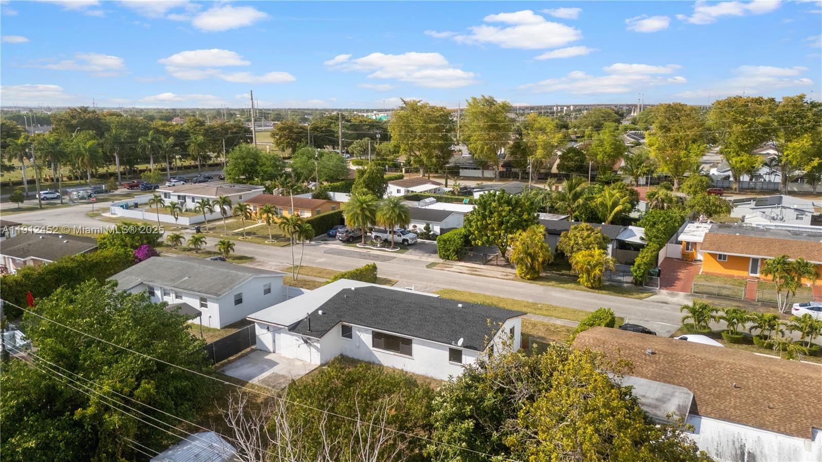 11532 Southwest 136th Terrace Miami, FL 33176 - Photo 2 of 20 a view of a city