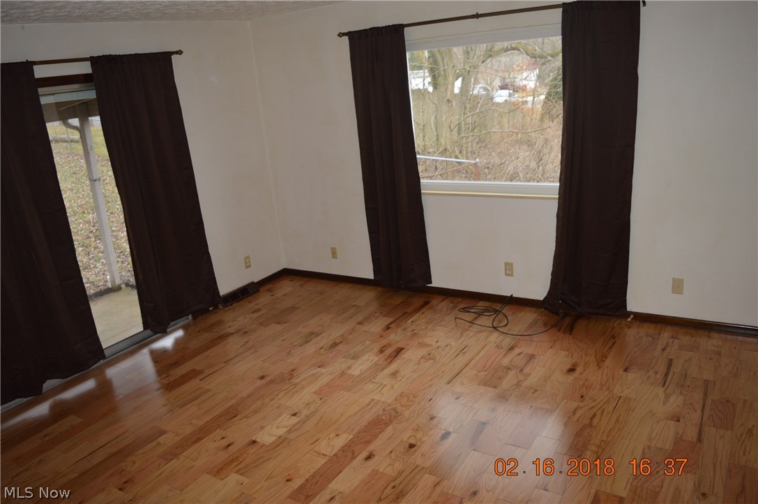 833 Ewart Road Akron, OH 44312 - Photo 3 of 25