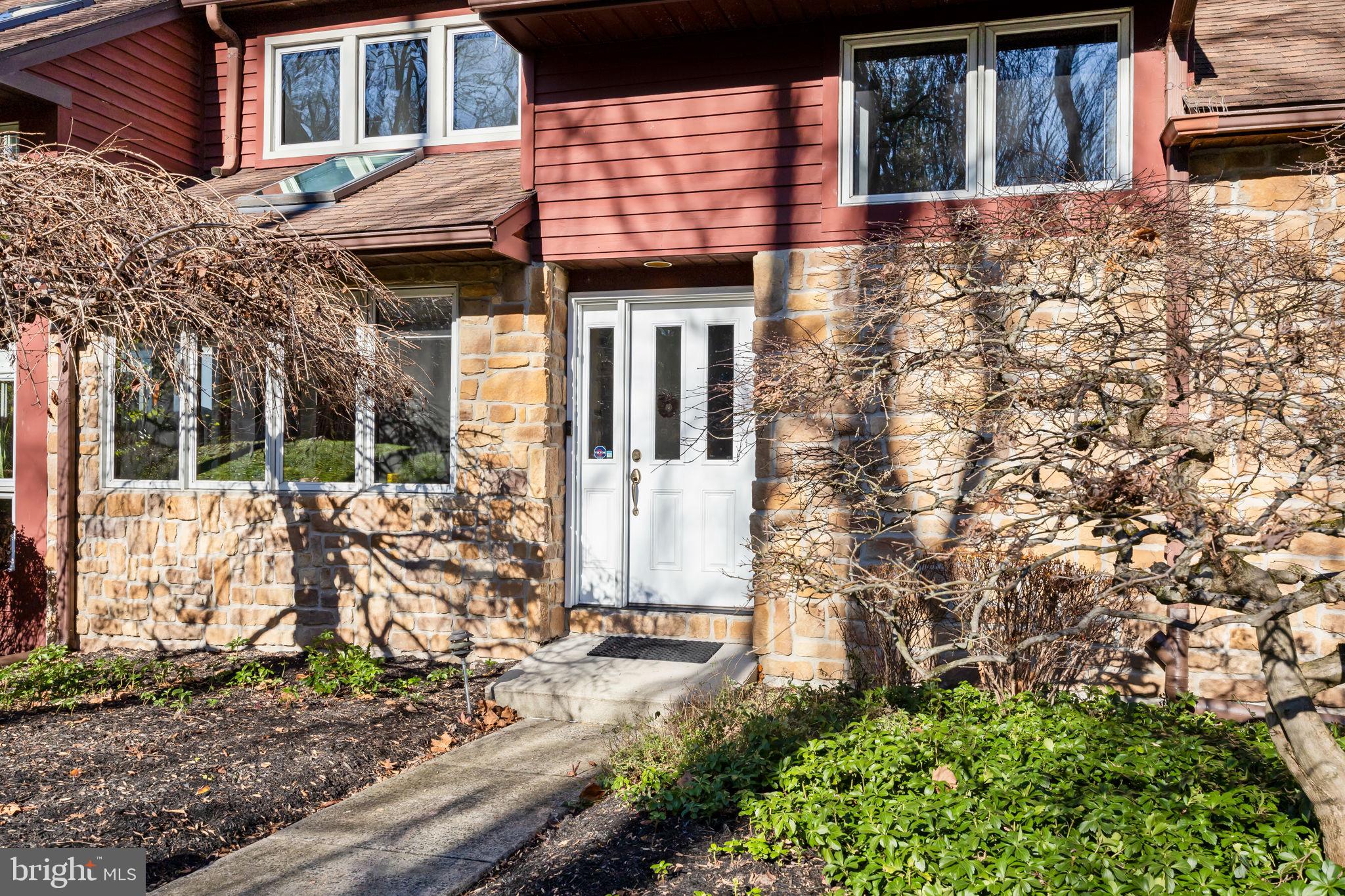 635 Harts Ridge Road Conshohocken, PA 19428 - Photo 4 of 55