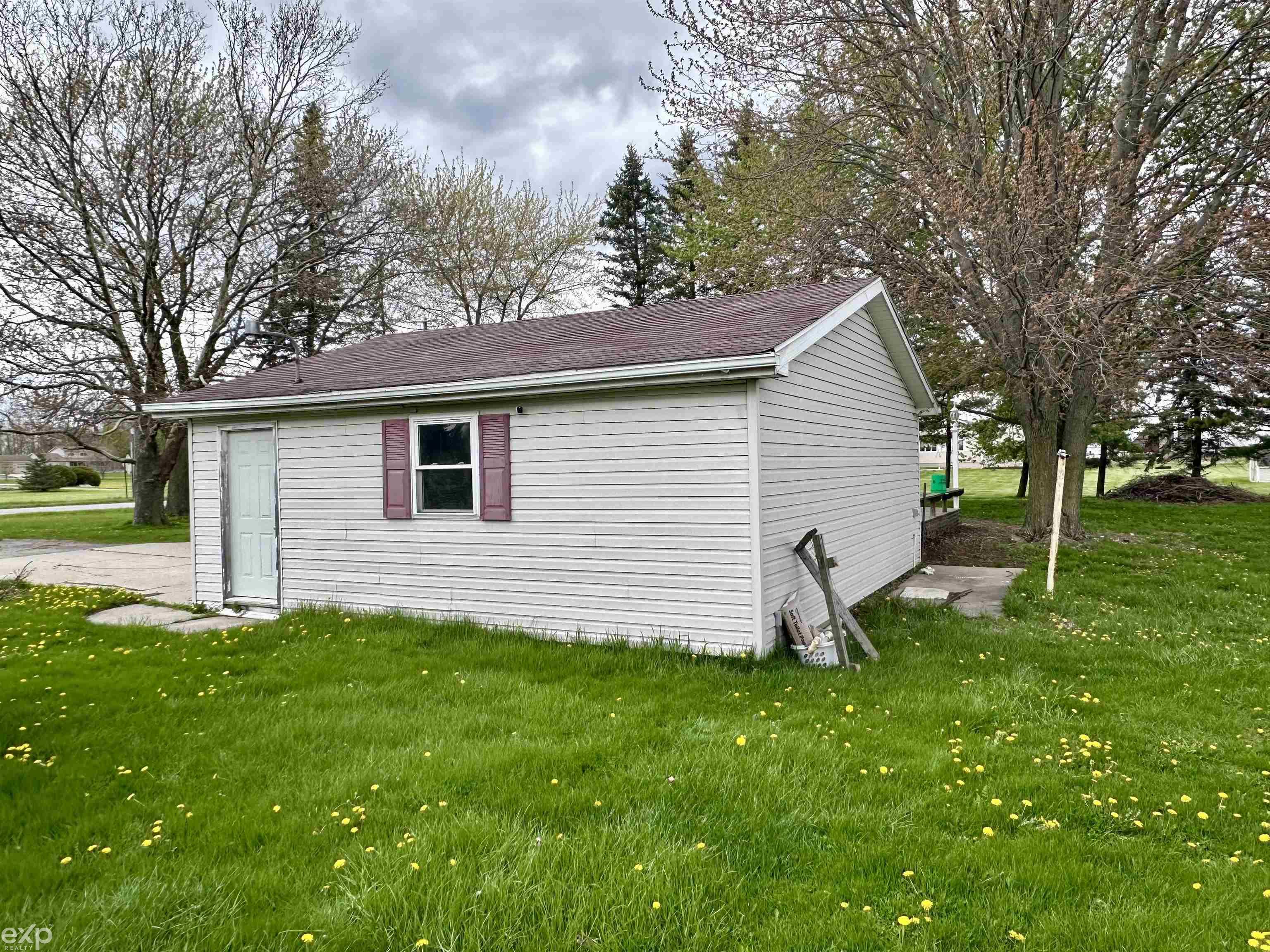 8804 Wildcat Road Jeddo, MI 48032 - Photo 7 of 57