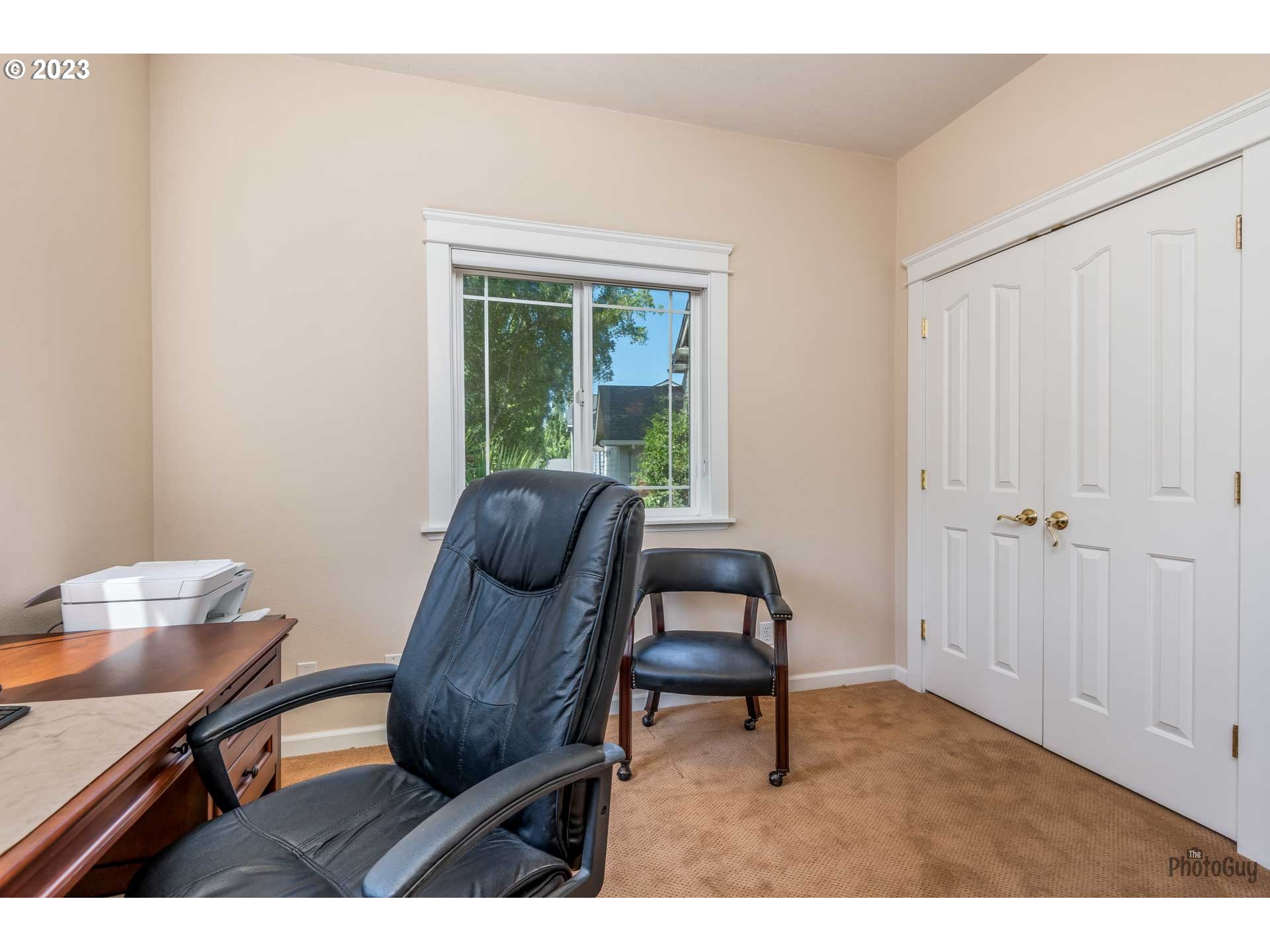 3501 Falcon Drive Springfield, OR 97477 - Photo 25 of 31 a workspace room with furniture and a window