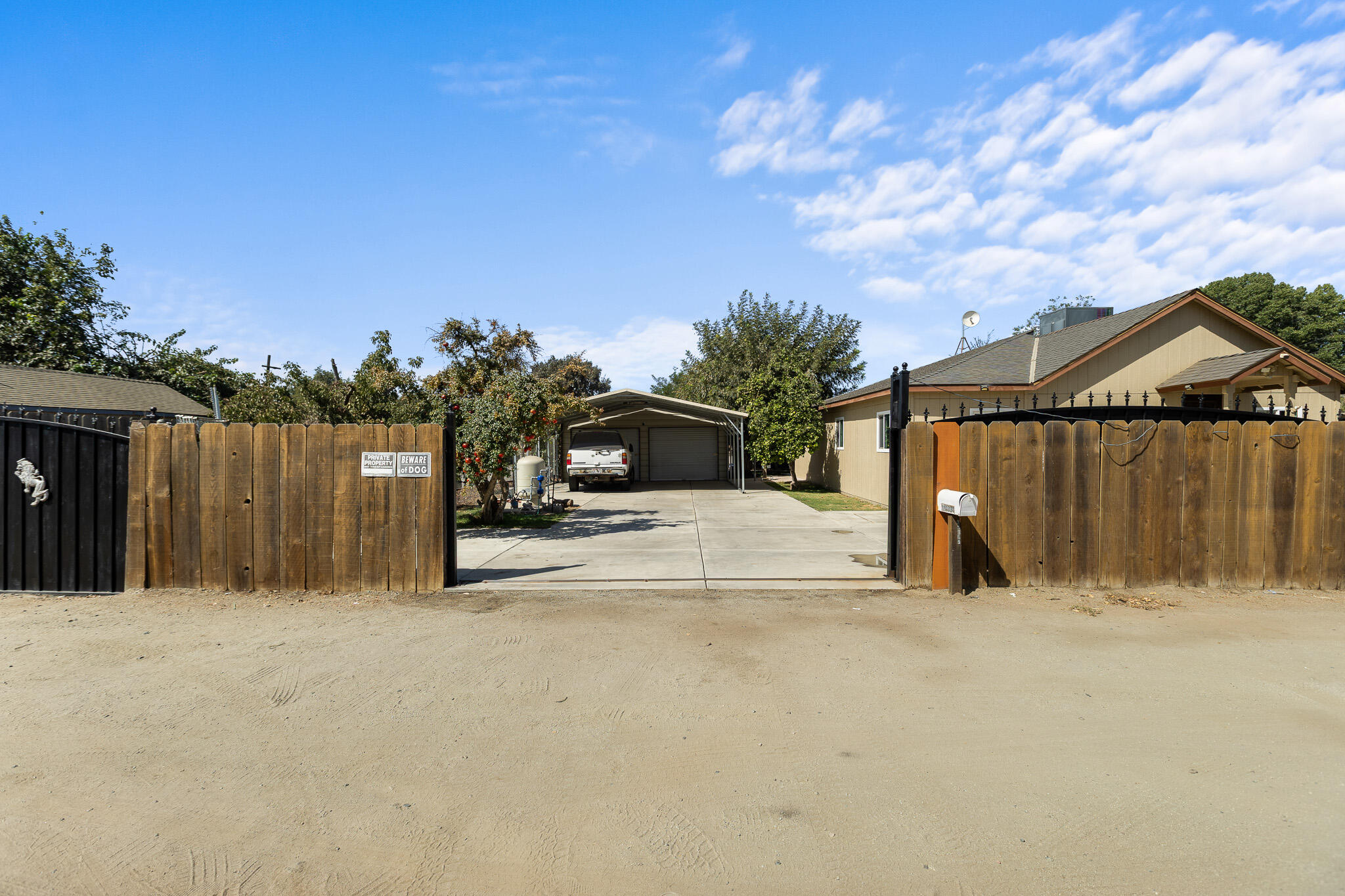 25769 Hypericum Road Visalia, CA 93292 - Photo 4 of 83 5 Entrance