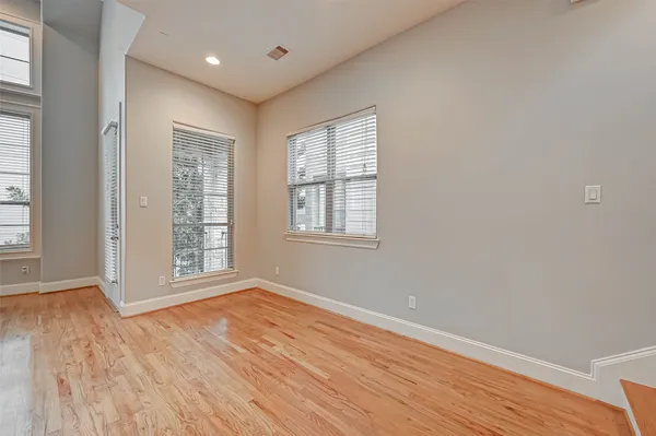 $2,450 | 2906 Leeland Street, Houston, TX 77003