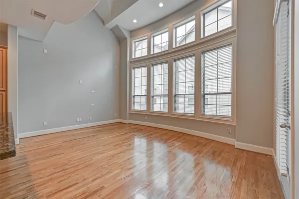 $2,450 | 2906 Leeland Street, Houston, TX 77003