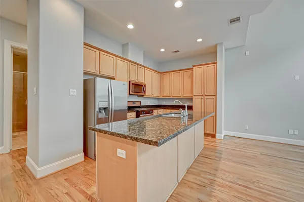 $2,450 | 2906 Leeland Street, Houston, TX 77003