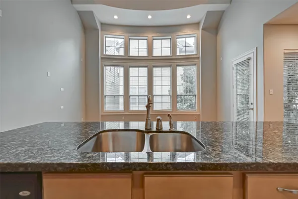 $2,450 | 2906 Leeland Street, Houston, TX 77003