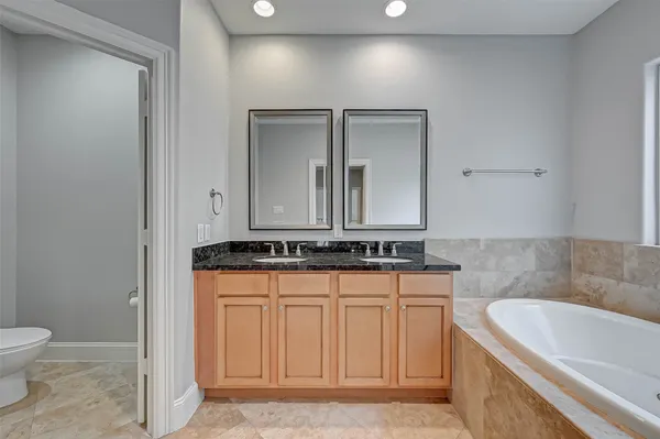 $2,450 | 2906 Leeland Street, Houston, TX 77003