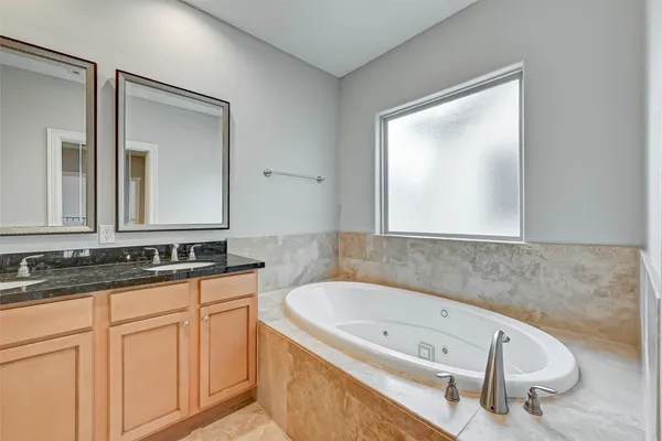 $2,450 | 2906 Leeland Street, Houston, TX 77003