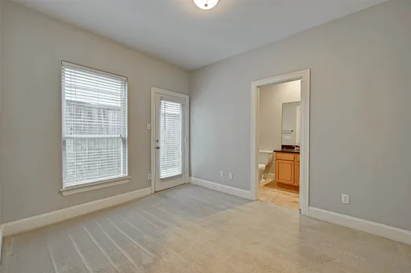 $2,450 | 2906 Leeland Street, Houston, TX 77003