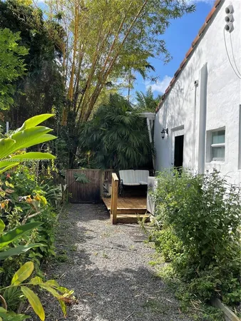 $1,190 | 732 Northeast 87th Street, Unit 3, Miami, FL 33138