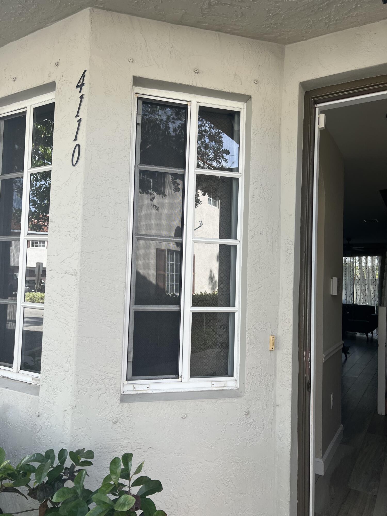 4110 Napoli Lake Drive Riviera Beach, FL 33410 - Photo 2 of 17 Entry 4110 doorway