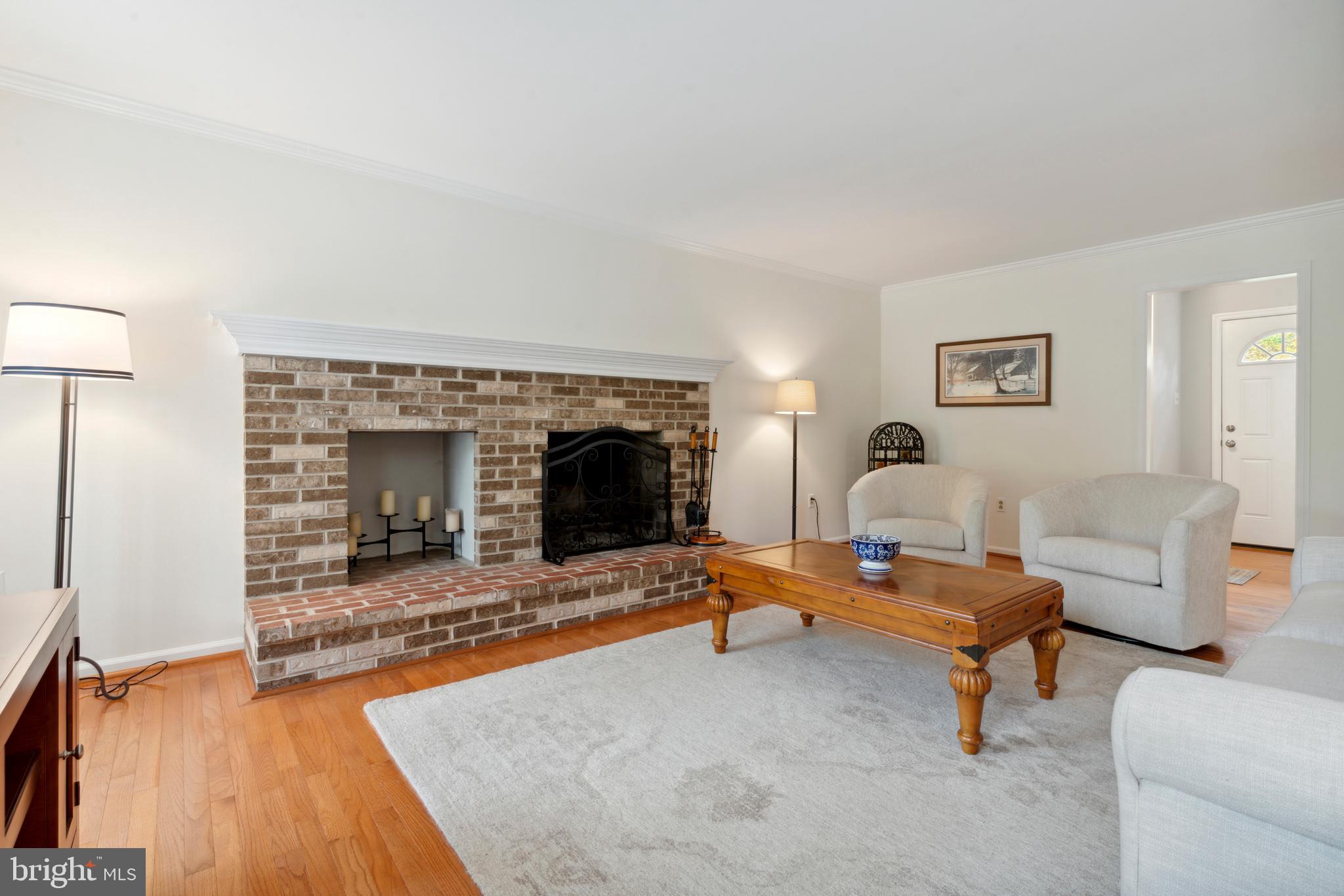 146 Poplar Road Newtown Square, PA 19073 - Photo 12 of 34 Living Room