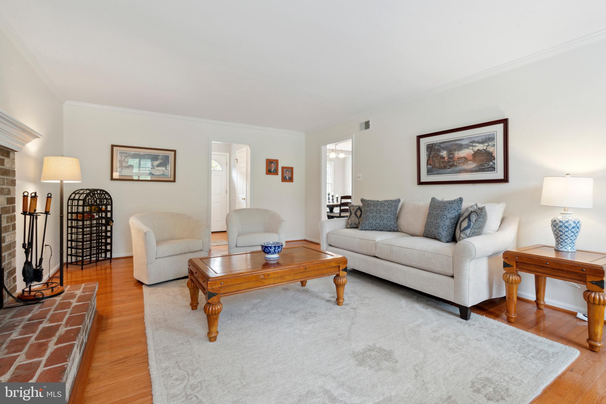 146 Poplar Road Newtown Square, PA 19073 - Photo 13 of 34 Living Room